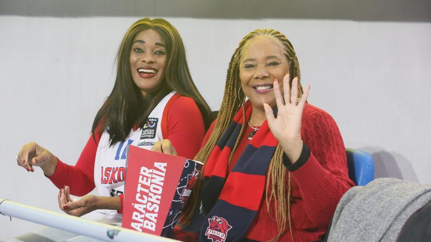 En imágenes: ¡Búscate en las gradas del Buesa Arena en el Baskonia - La Laguna Tenerife!