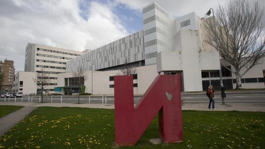 Cae parte del techo de escayola en la unidad de Maternal del
