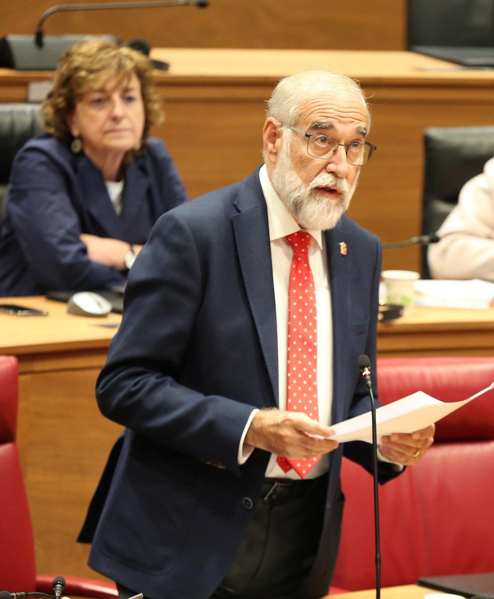 Fotos del pleno del Parlamento de Navarra del 9 de octubre