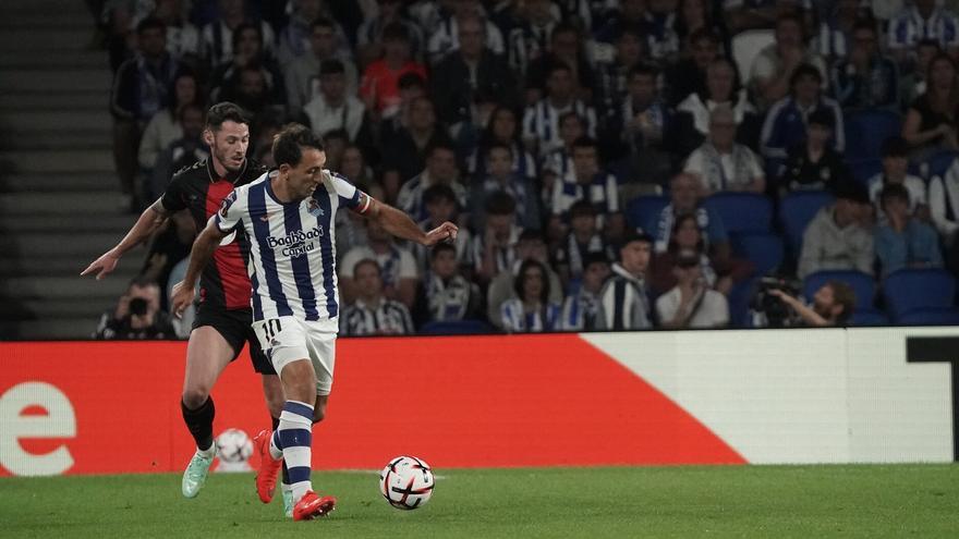 Mikel Oyarzabal ya es el noveno jugador con más partidos en la historia de la Real