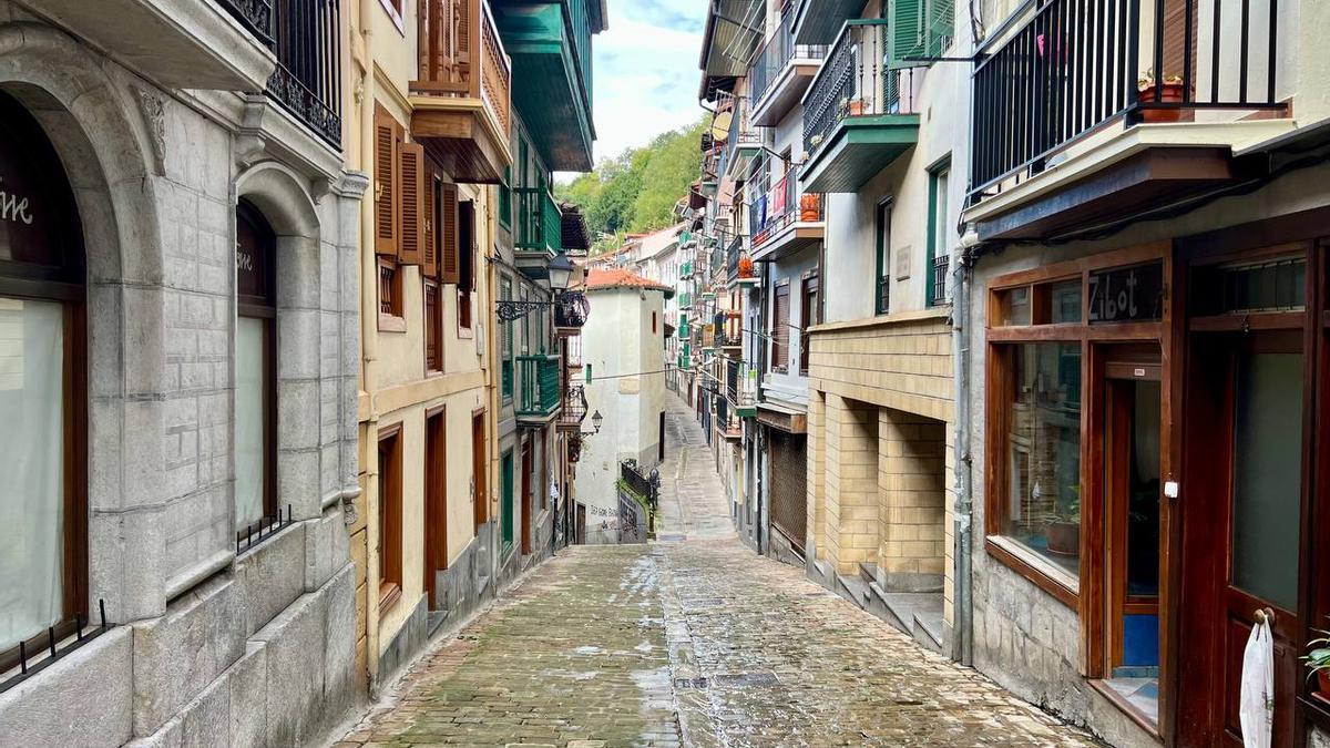 Vecinos de Ondarroa debatirán sobre el tráfico en el Casco Viejo y Kamiñalde.
