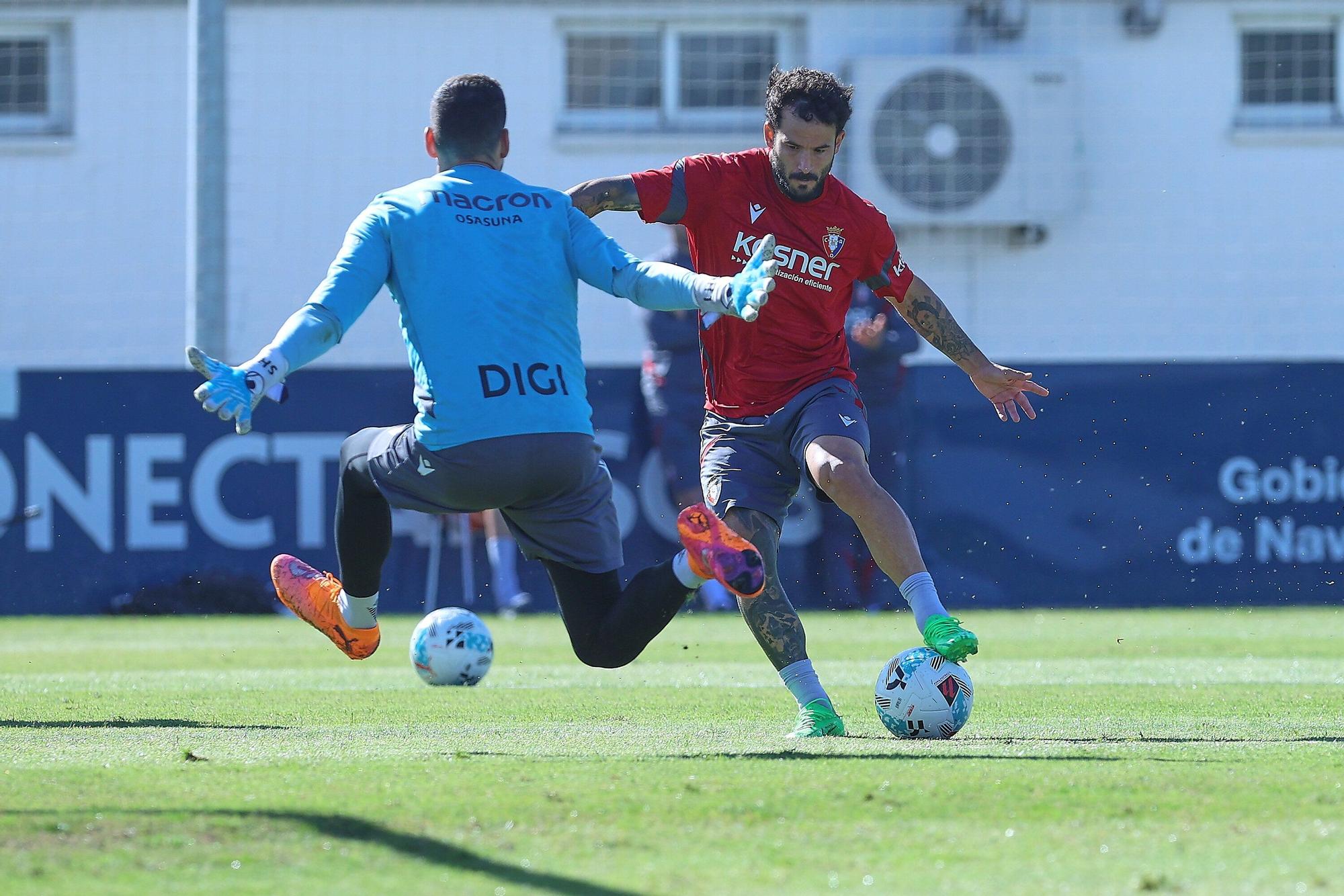 Fotos del entrenamiento de Osasuna (martes 7 de octubre de 2025)