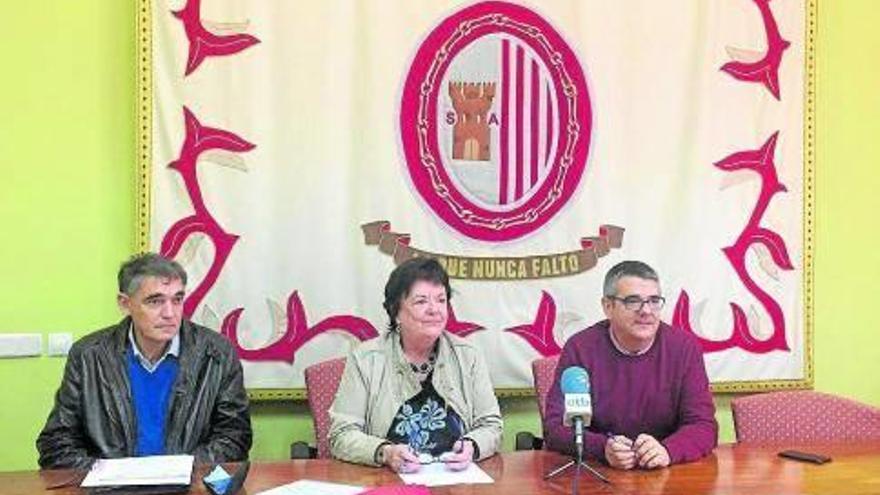 Gaztaminza, Beaumont y Navallas, durante la firma del protocolo en Sangüesa.