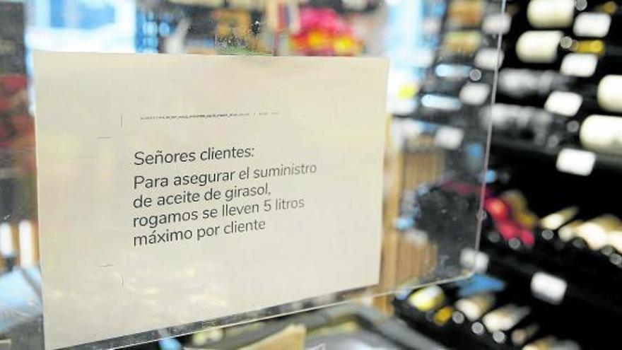 En otros supermercados son dos litros... y en algunos, cero porque se ha agotado.