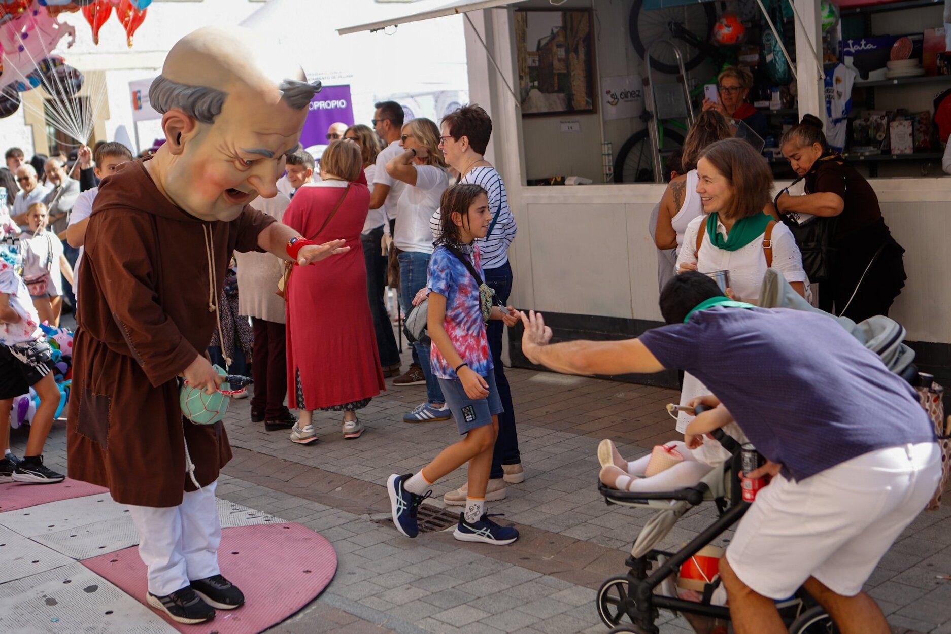 Fotos del chupinazo de fiestas de Villava-Atarrabia