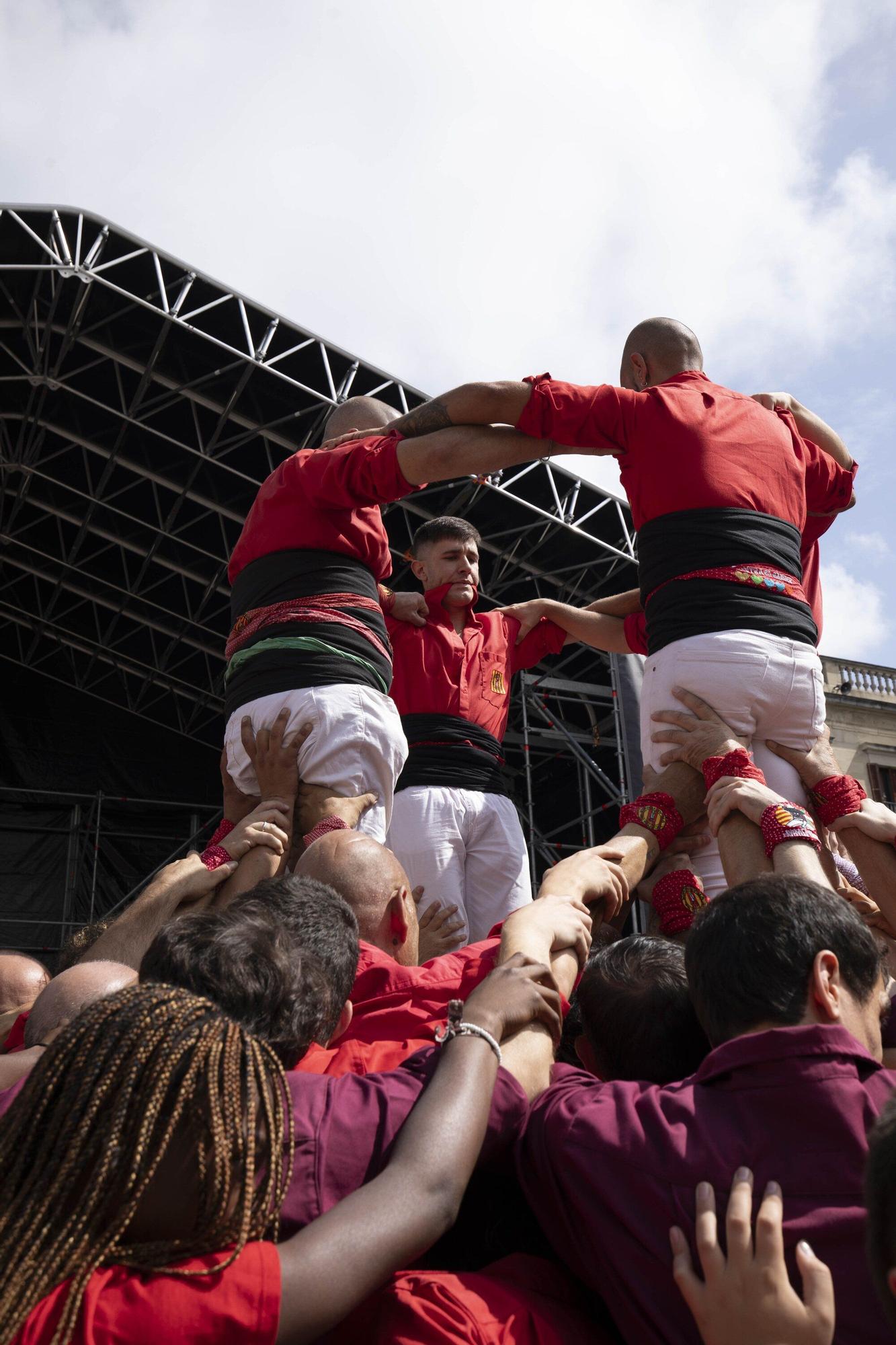 En imágenes: La Plaza Nueva de Vitoria acoge una gran Diada Castellera