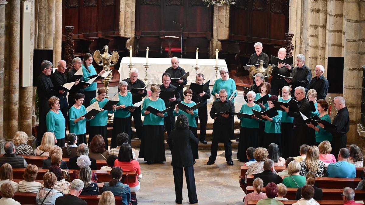 Lartaun Abesbatza en una actuación