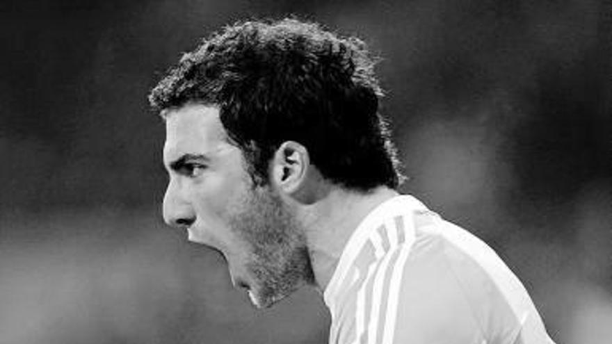 Higuaín da a la Argentina de Maradona una selecta victoria frente a Alemania