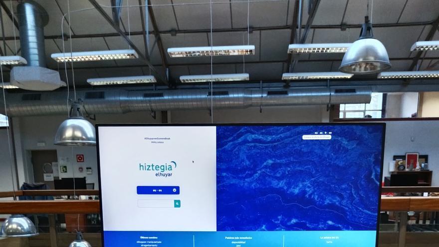 El diccionario Elhuyar en papel cumple 30 años