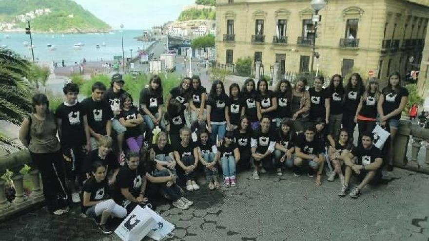 Recepción de 28 jóvenes europeos y donostiarras de intercambio en el Ayuntamiento