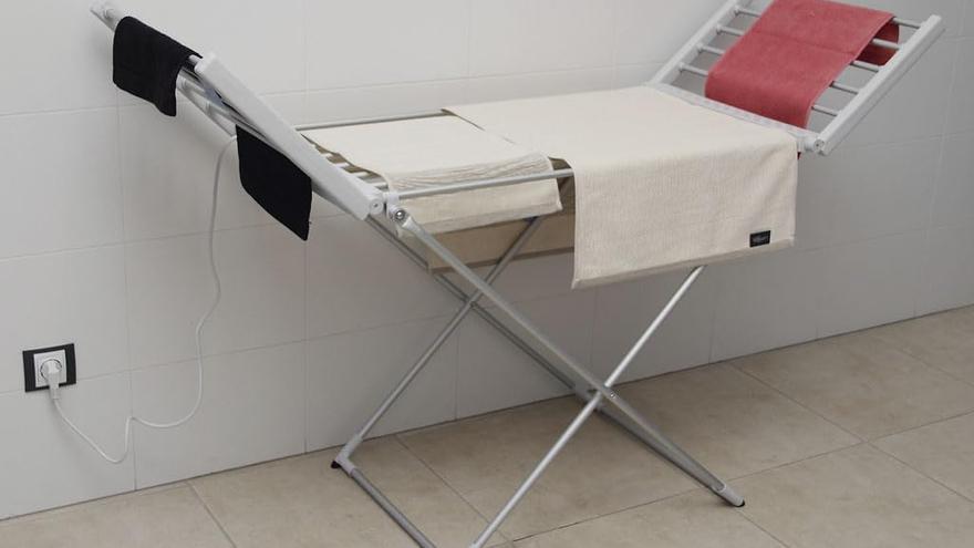 Imagen del tendedero extensible eléctrico Cofan de Amazon