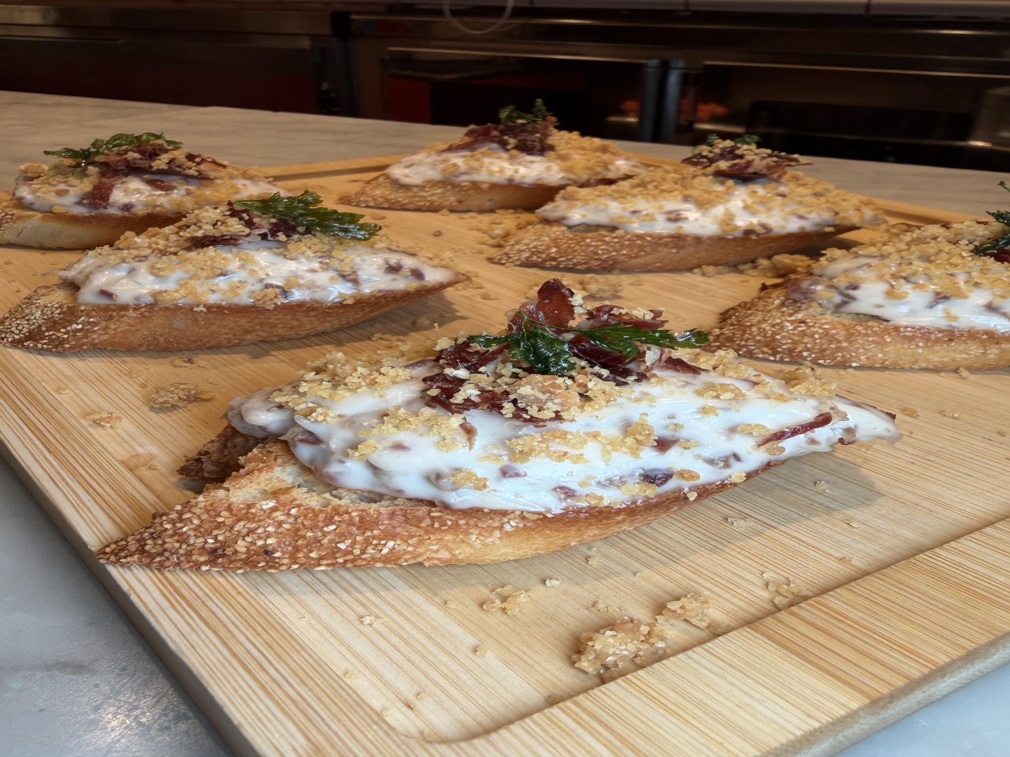 En imágenes: así es Txistorra Taberna