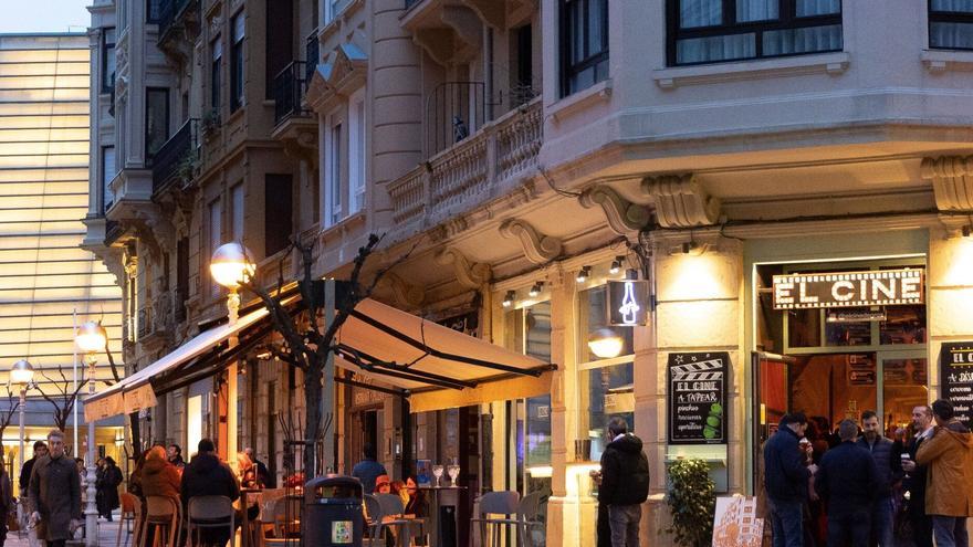 Guía de bares y restaurantes para 'degustar' en el barrio de moda de Donostia