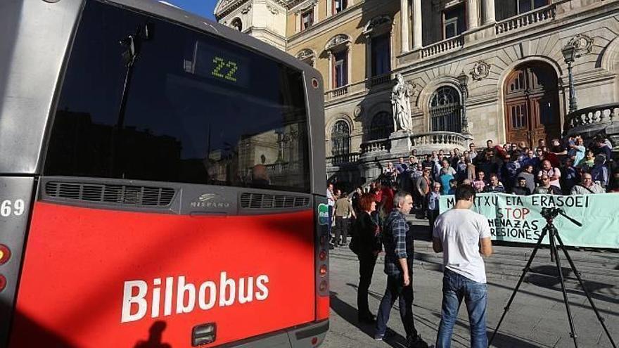 Ayuntamiento y sindicatos acuerdan revisar los protocolos de seguridad en Bilbobus