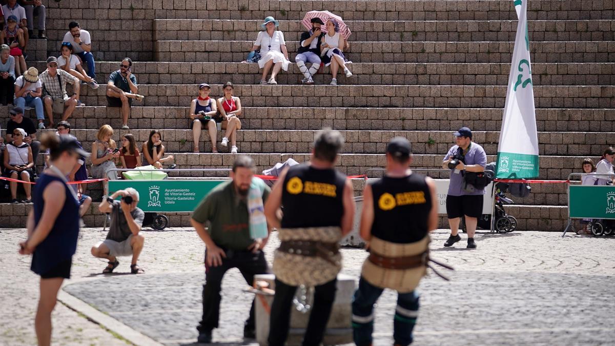 Las altas temperaturas marcan el inicio de las fiestas en Vitoria-Gasteiz.
