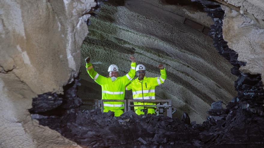 Aplausos, bromas y emoción en Belate: así se vivió el histórico encuentro de las dos bocas del túnel