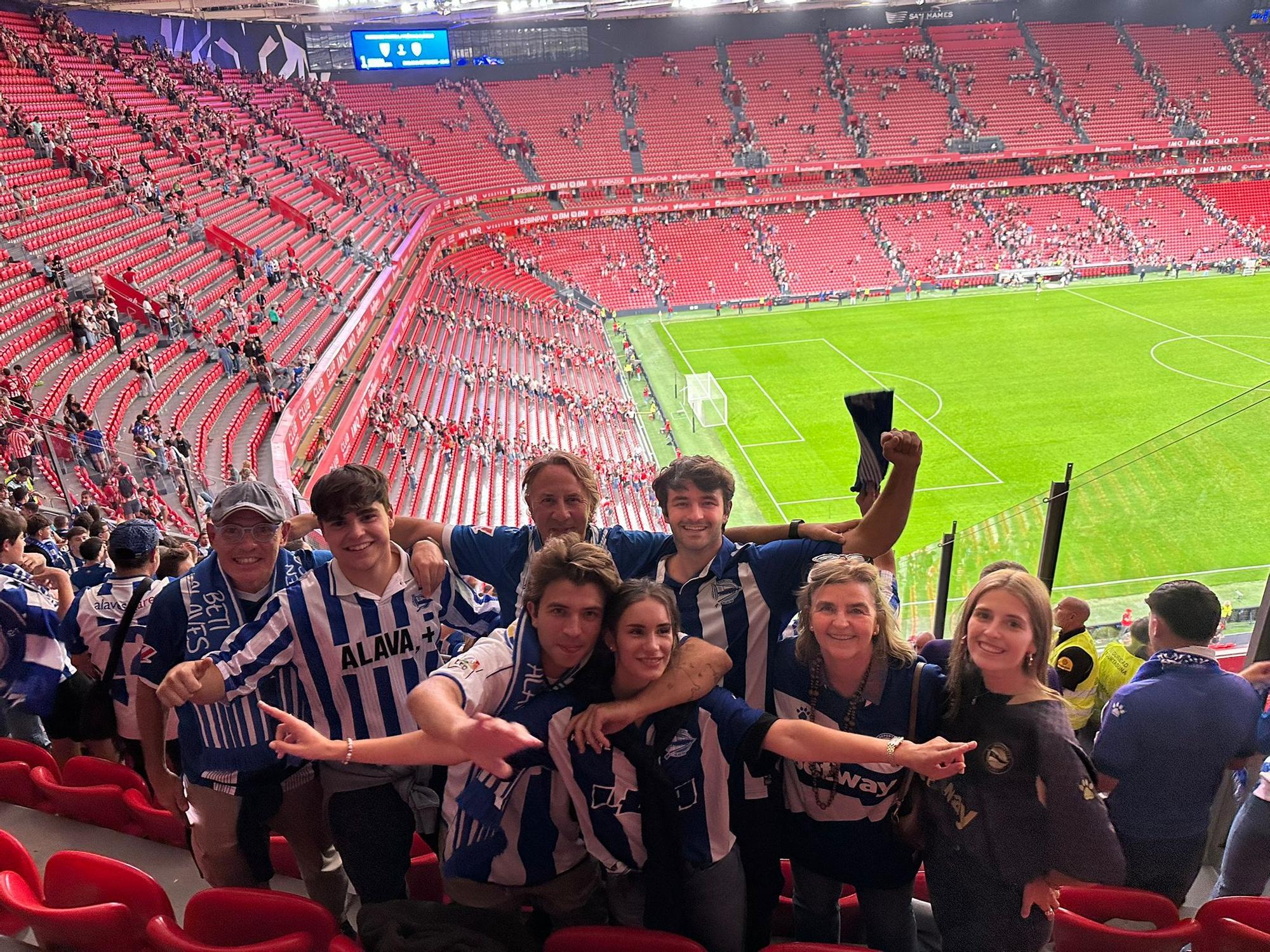 Penya Alabèscat, 10 años animando al Alavés en la distancia