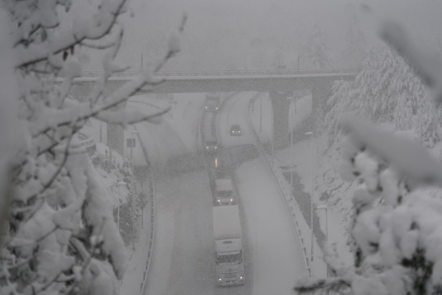 Nieve en el alto de Etzegarate