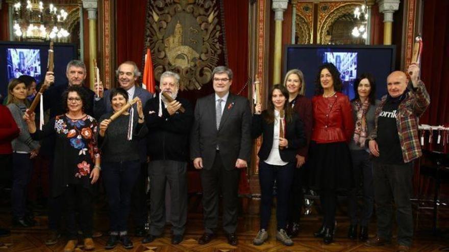Bilboko Udalak omenaldia egin die Korrikaren sortzaileei