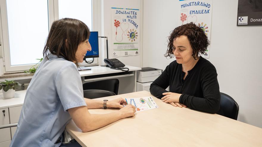 Osakidetza anima a la población vasca de 18 a 40 años a ser donante de médula ósea