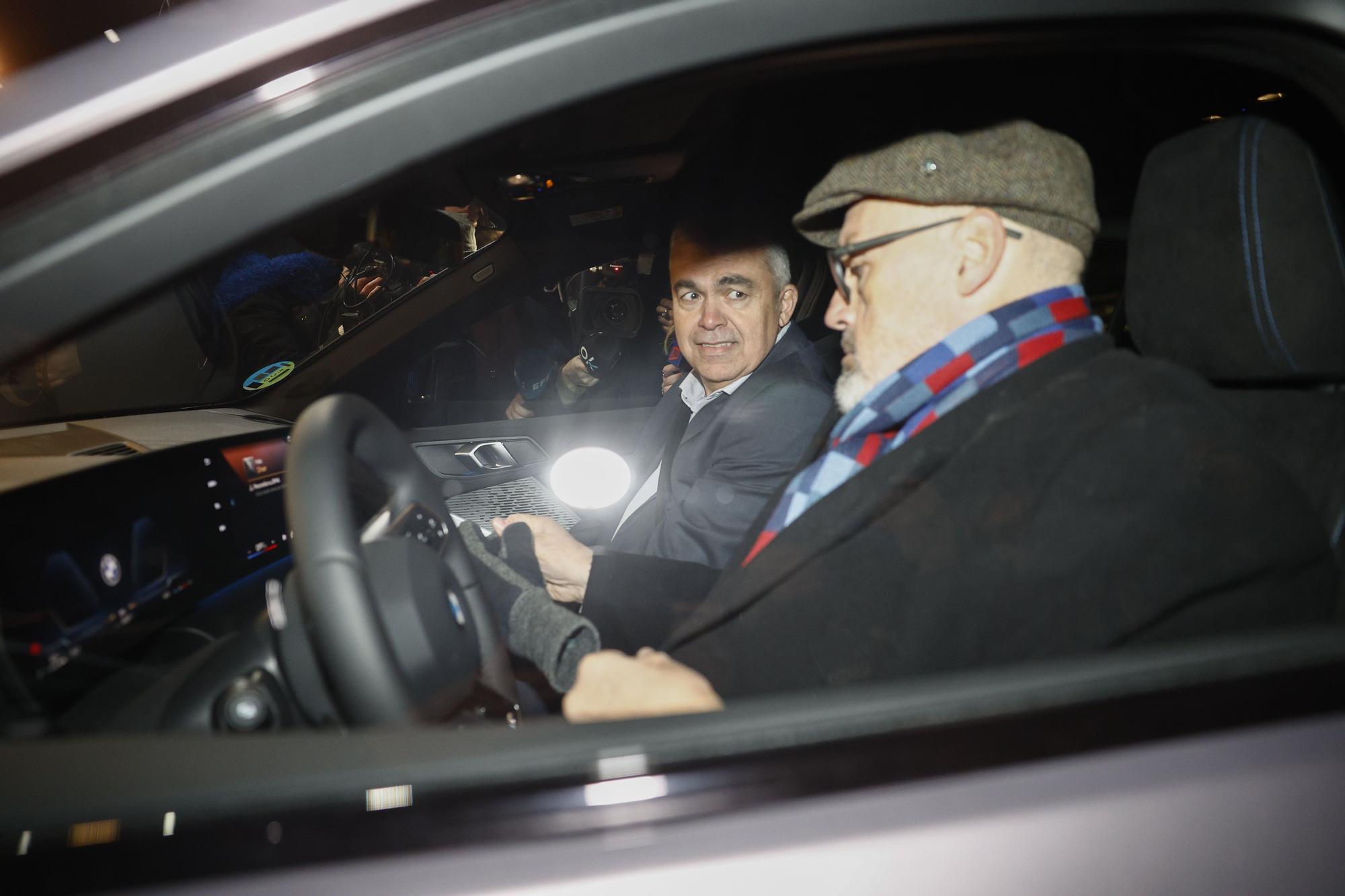 Fotos de la salida de Santos Cerdán de la cárcel de Soto del Real