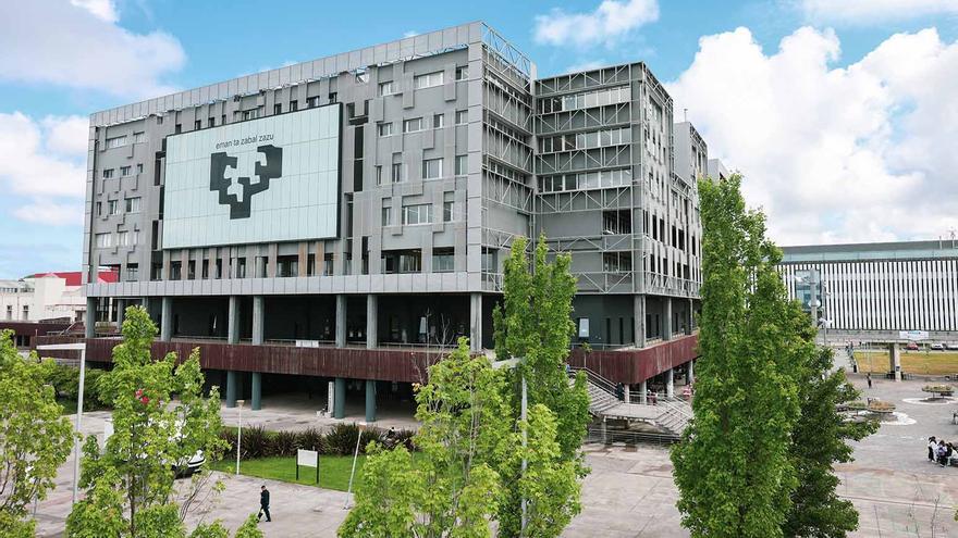 Euskal Herriko Unibertsitateak bere marka berritu du: aurrerantzean bakarrik EHU siglak erabiliko ditu