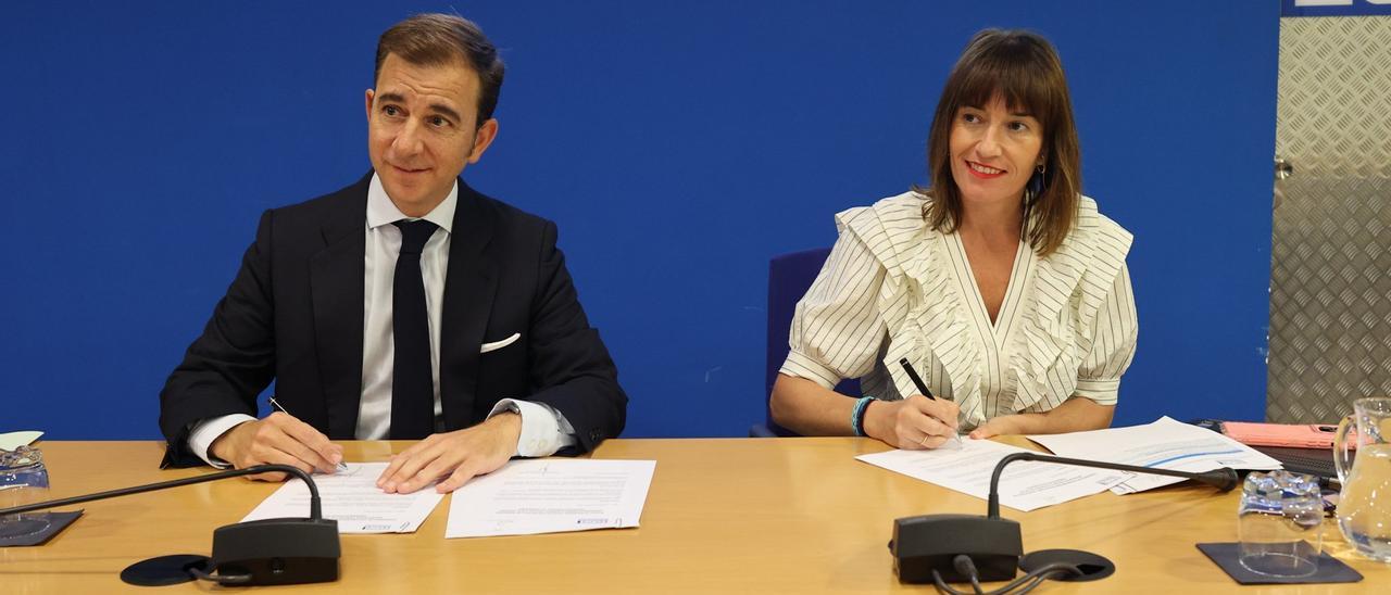 En imágenes: firma del convenio entre COFBi y EUDAL