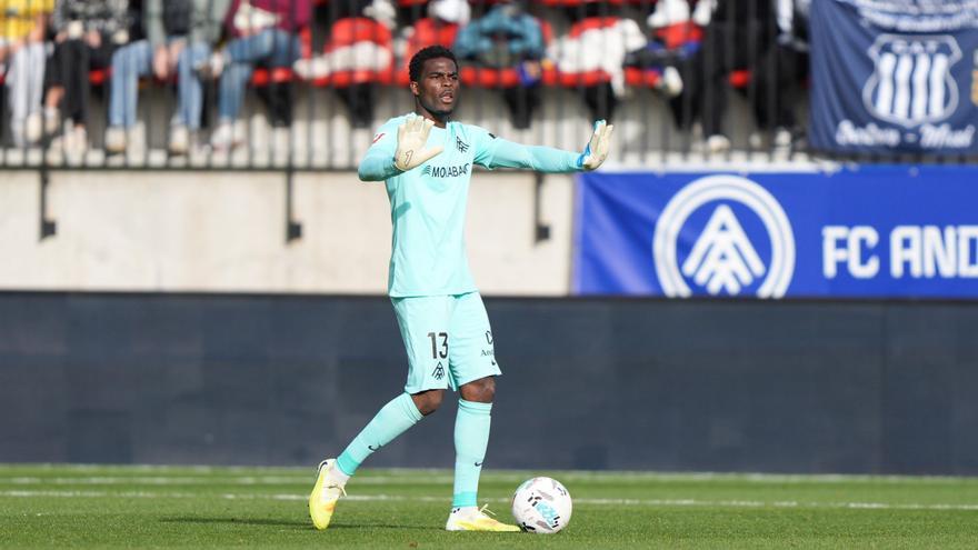 Owono avanza a la primera línea