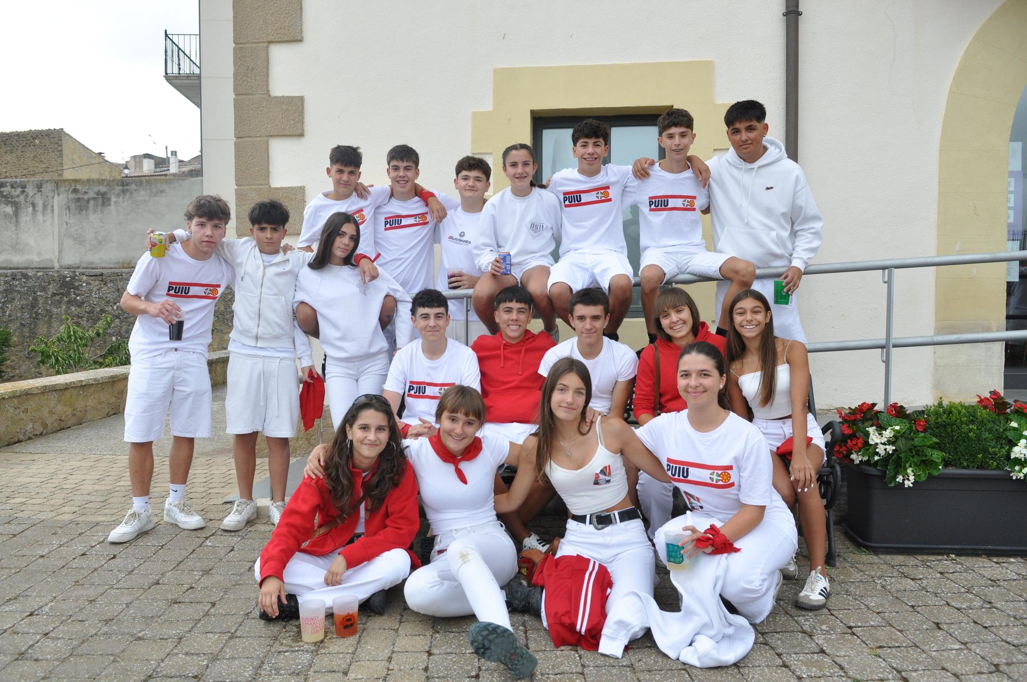 Fotos del txupinazo de las fiestas de Pueyo