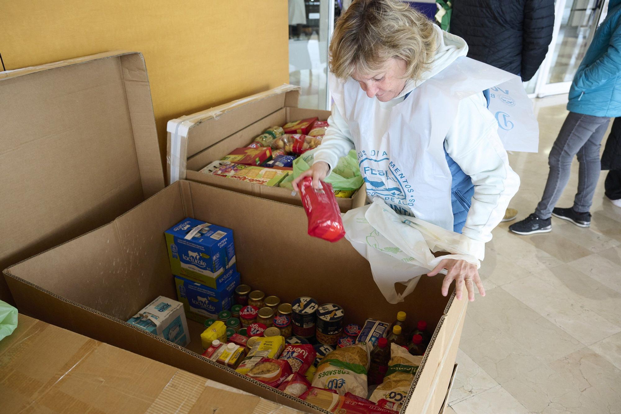 Fotos de la Gran recogida del Banco de Alimentos de Navarra en E.Leclerc