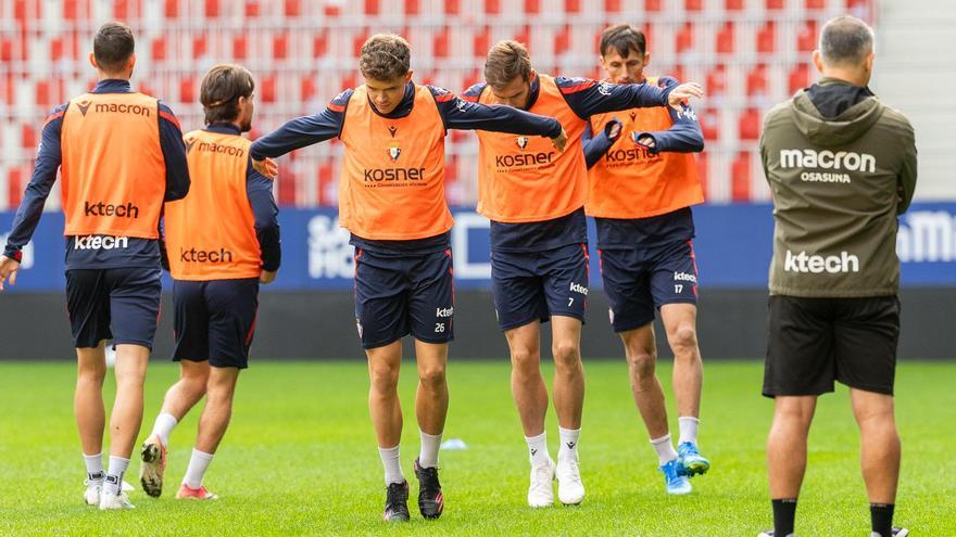 Osasuna se entrena en El Sadar un día antes del partido ante el Betis en Sevilla