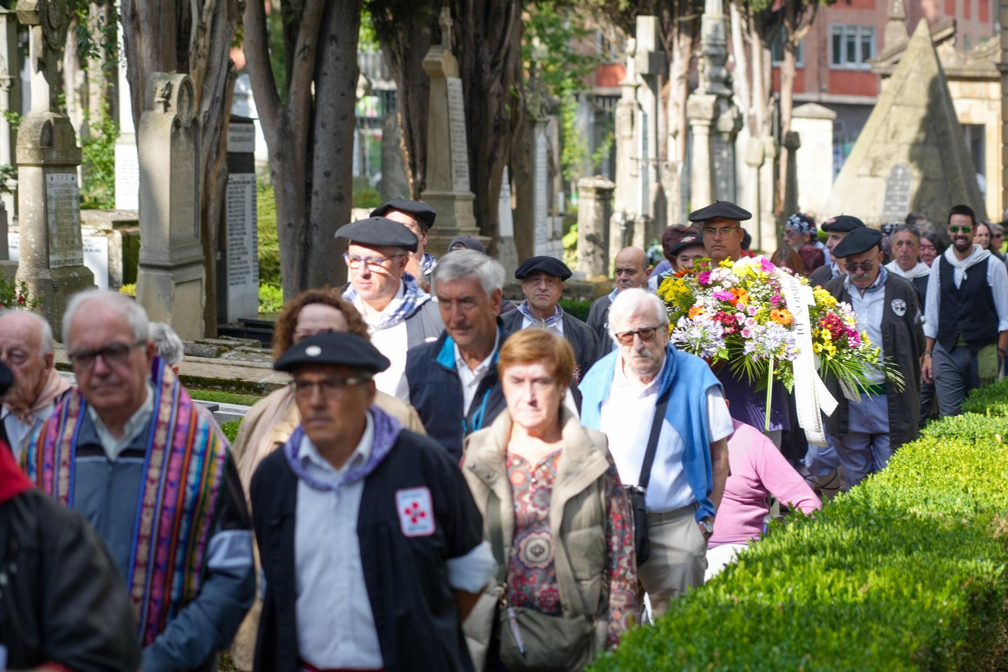 En imágenes: Homenaje y recuerdo a los blusas y las neskas que ya no están