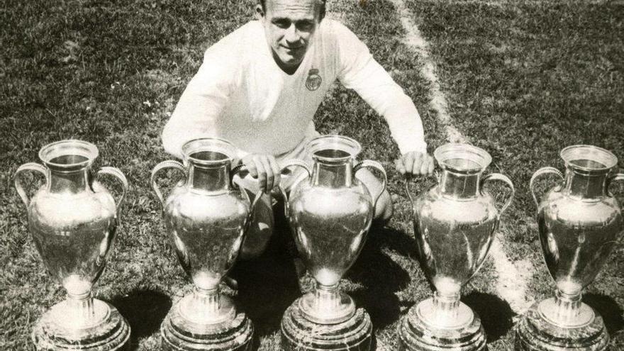 Deportistas e instituciones despiden a Di Stéfano