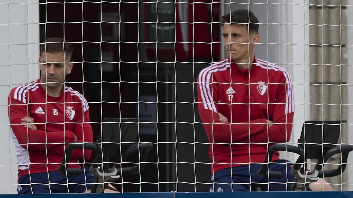 Ante Budimir, junto a Rubén Peña, en el entrenamiento de ayer en Tajonar.