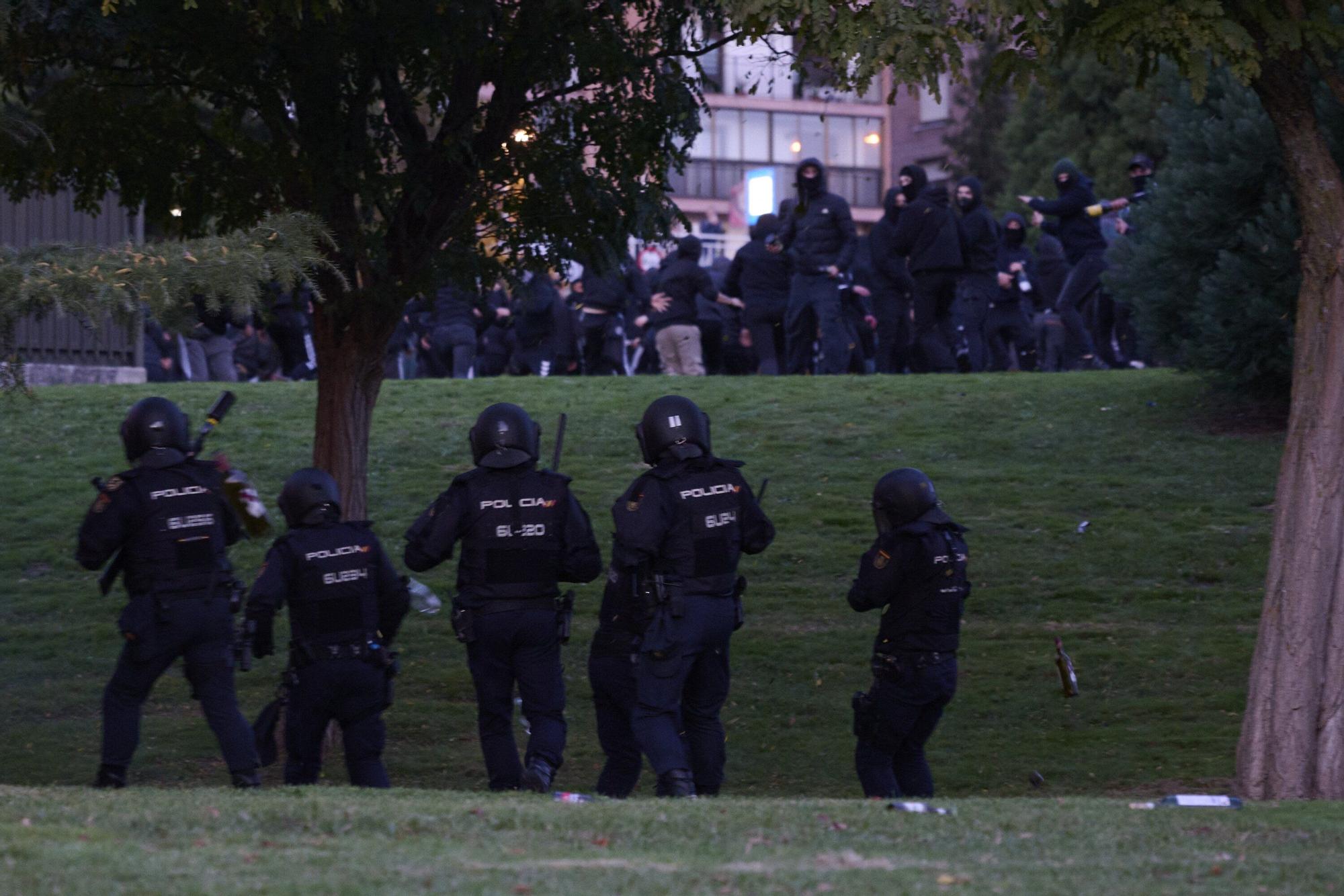 Fotos de los altercados tras la suspensión del acto de Vito Quiles
