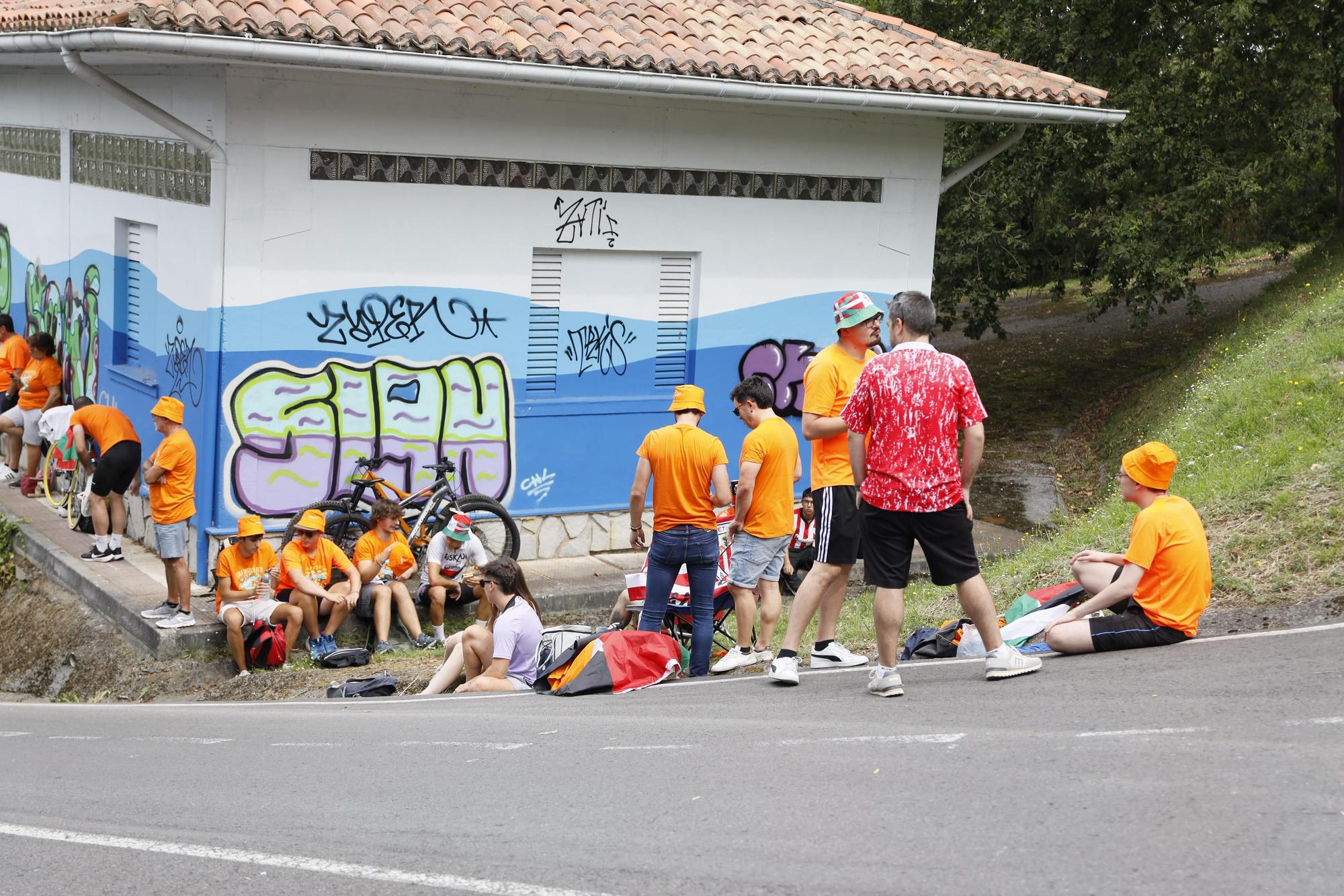 La Vuelta en Bizkaia: los aficionados toman Pike Bidea
