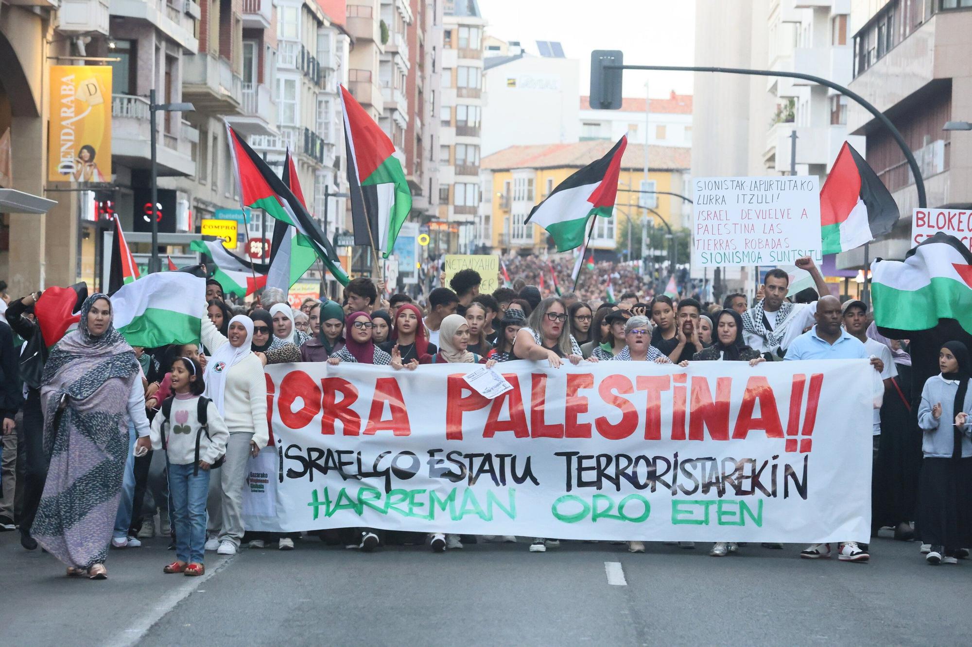 En imágenes: Vitoria protesta contra el genocidio en Gaza