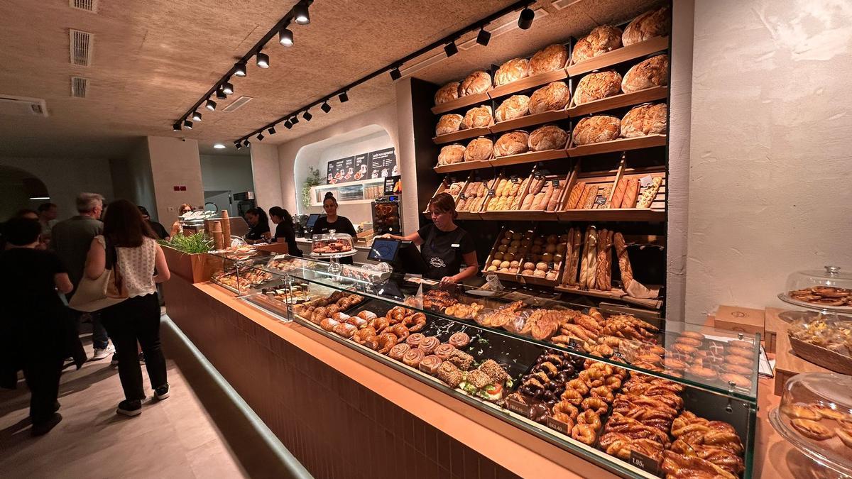 La nueva panadería Tahona en la calle San Marcial de Donostia
