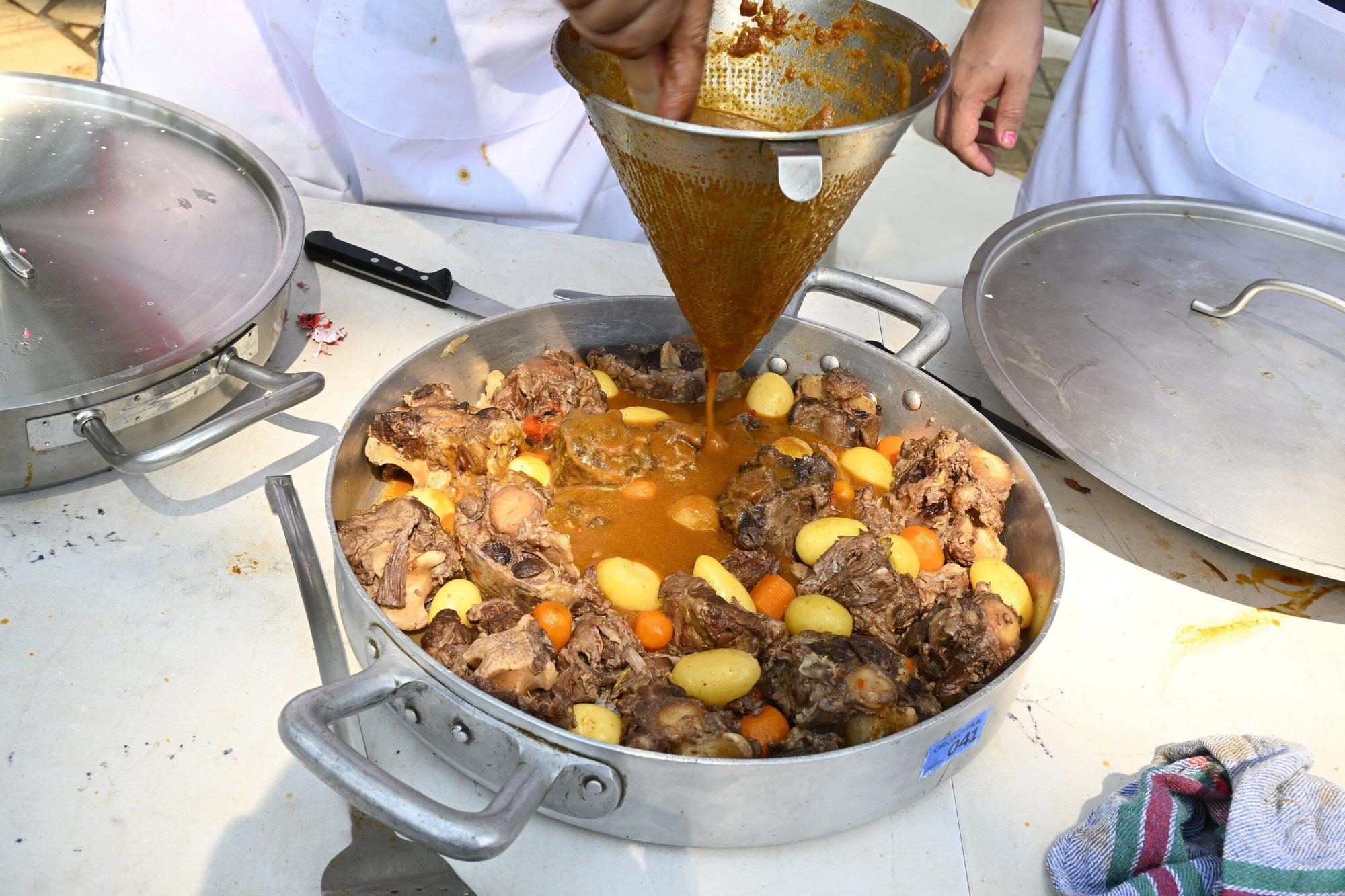 En imágenes: concurso gastronómico de rabo de toro en Aste Nagusia