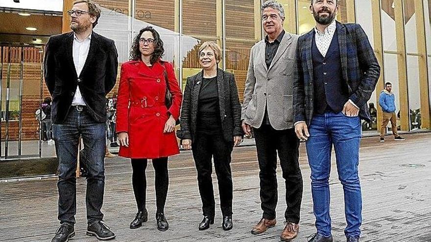 Pablo Berástegui, Grial Ibáñez, Miren Azkarate, Joxean Muñoz y Denis Itxaso, ayer.