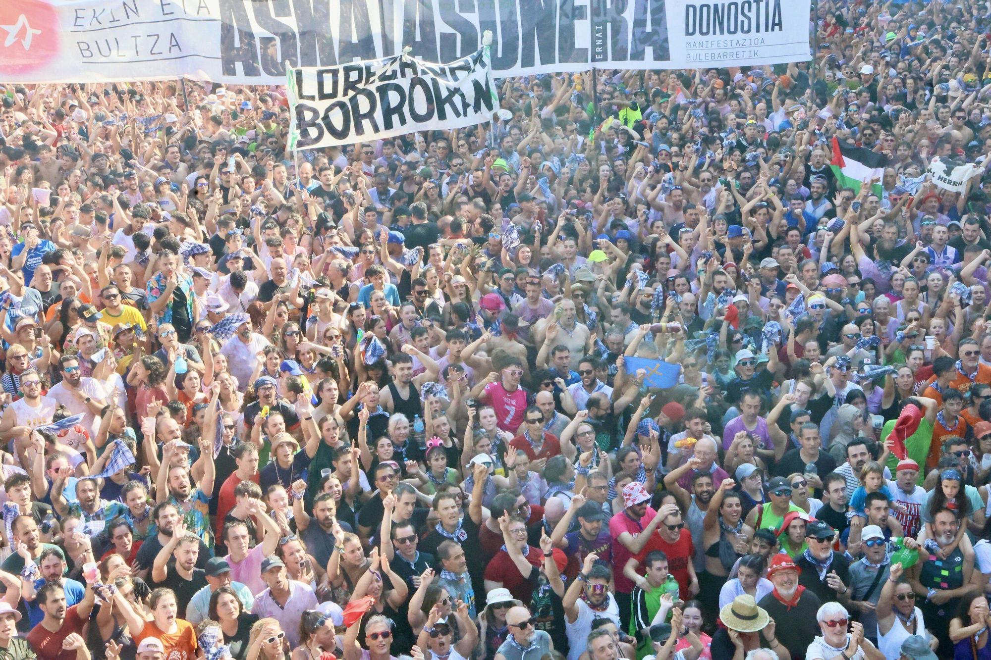 En imágenes: Así ha sido la bajada de Celedón en 2025