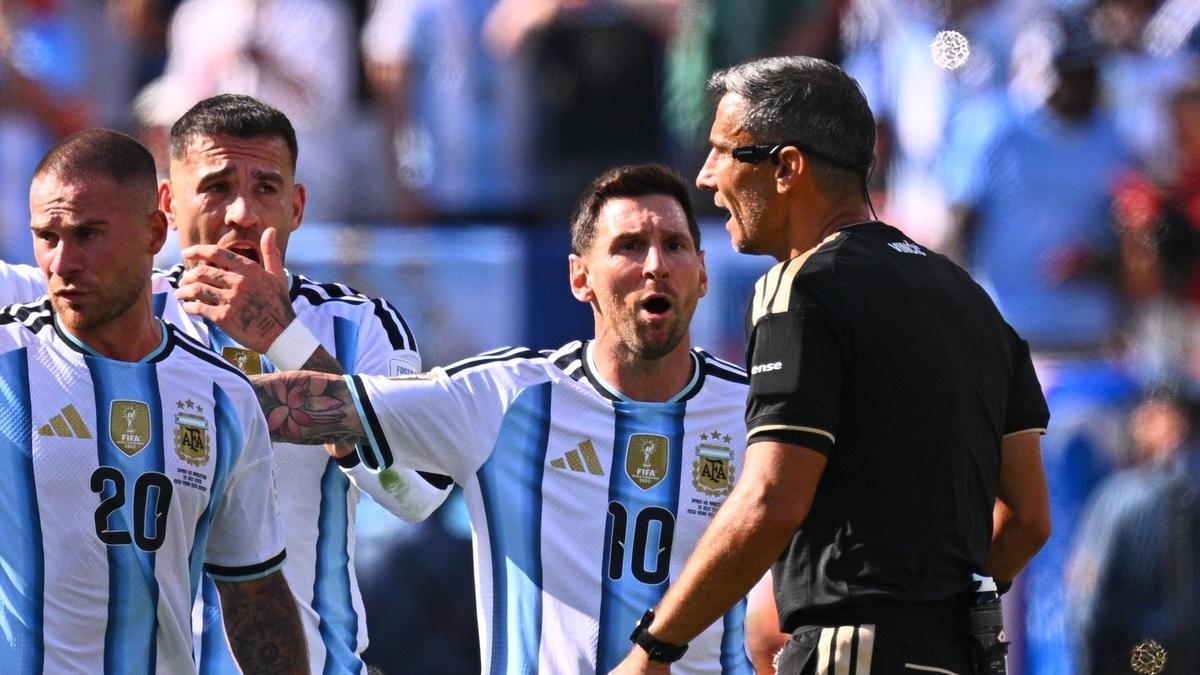 La petición que exige repetir la final del Mundial España-Argentina por un  supuesto "árbitro corrupto"