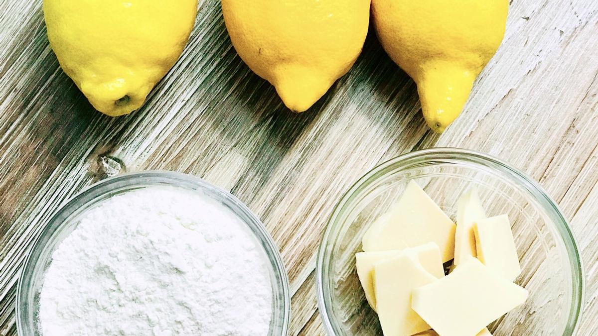 Limones para la elaboración de este fresco bizcocho de verano