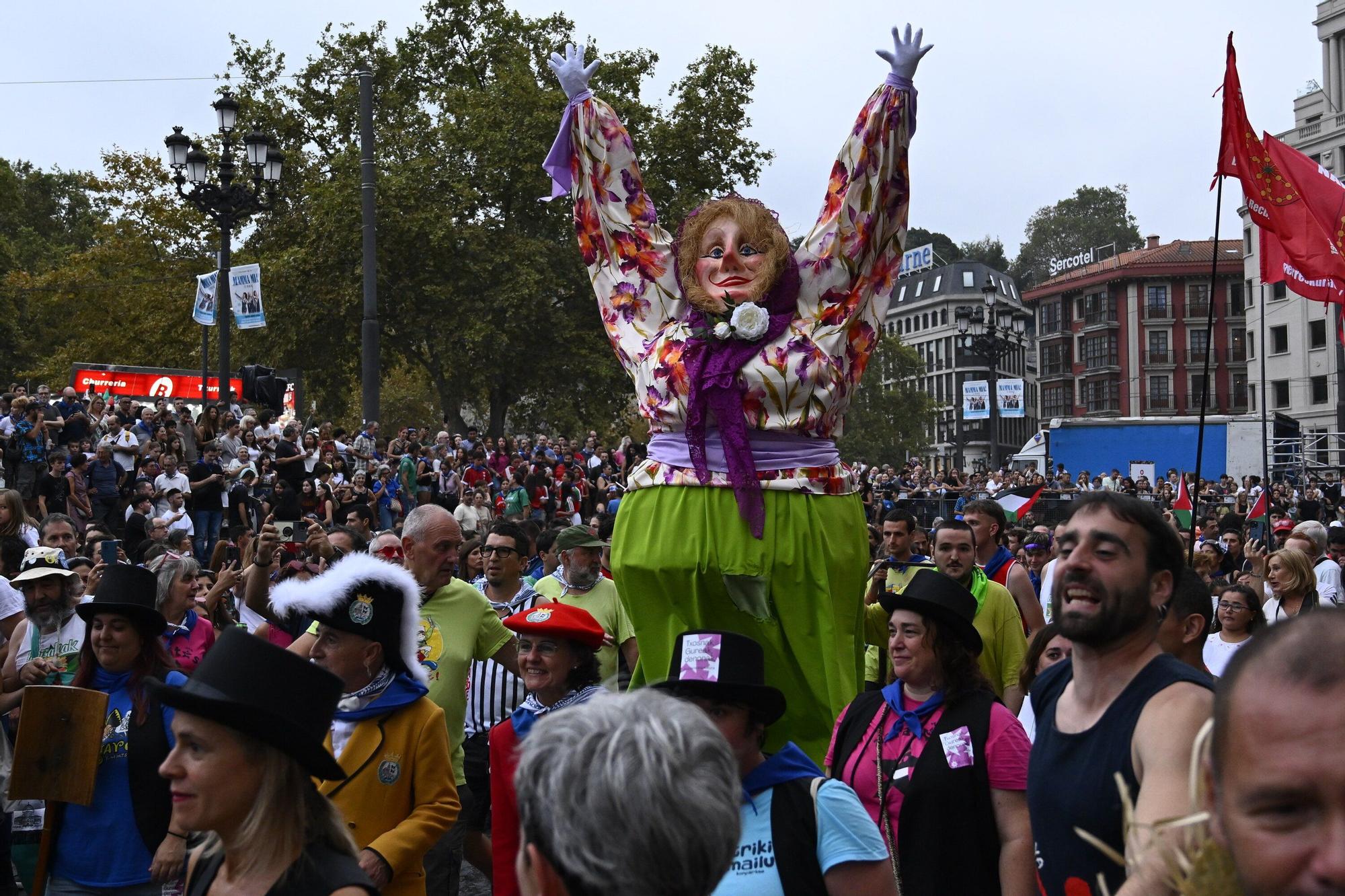 Bilbao está de fiesta: fotos del primer día de Aste Nagusia 2025