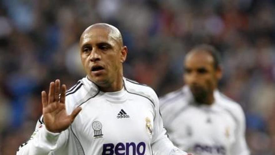 Roberto Carlos será entrenador-jugador del Anzhi