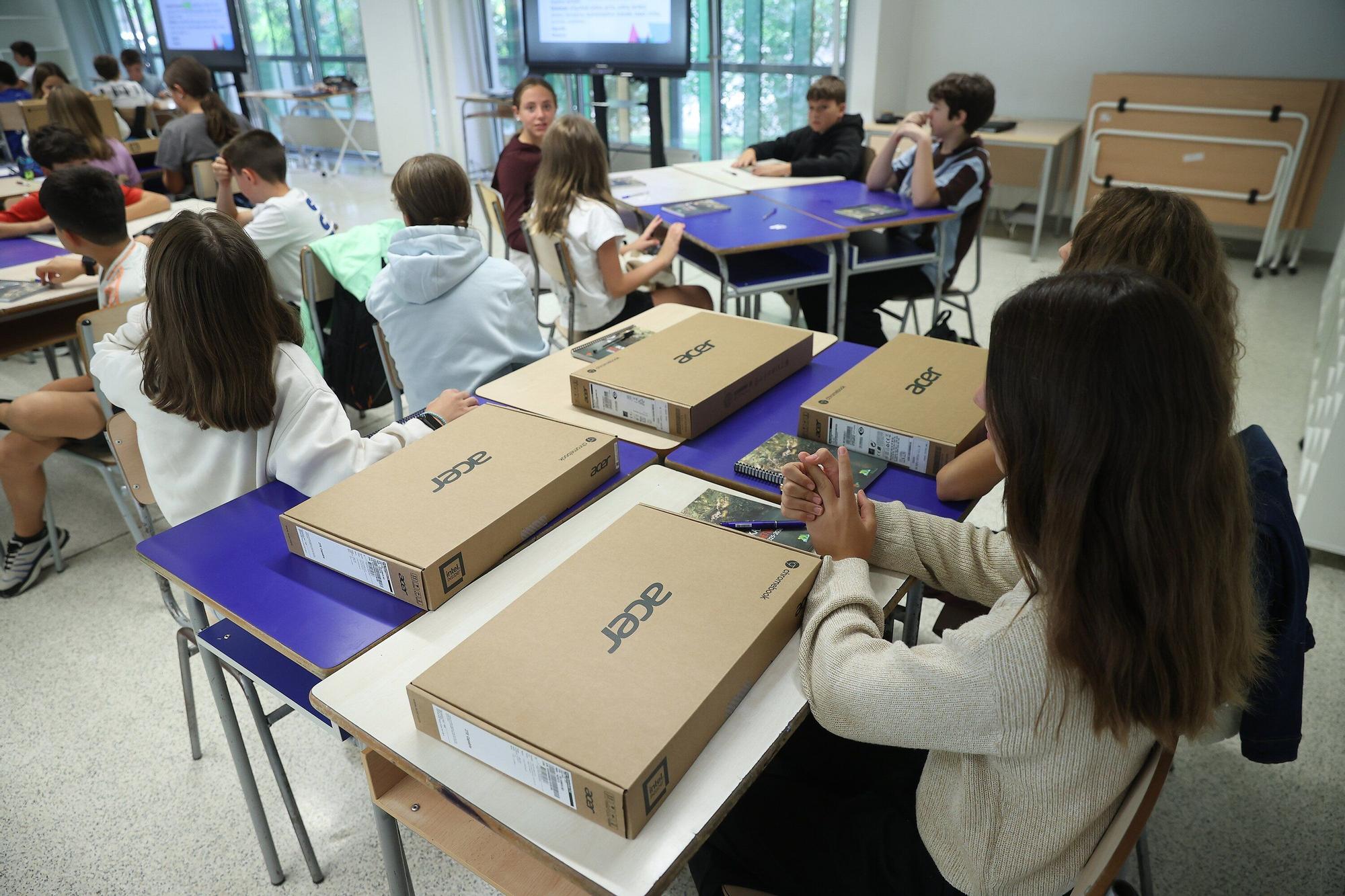 Inicio de curso de secundaria en la ikastola San Fermín en Zizur
