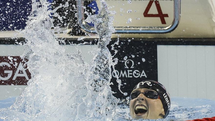 Ledecky continúa siendo la reina tras batir a McIntosh