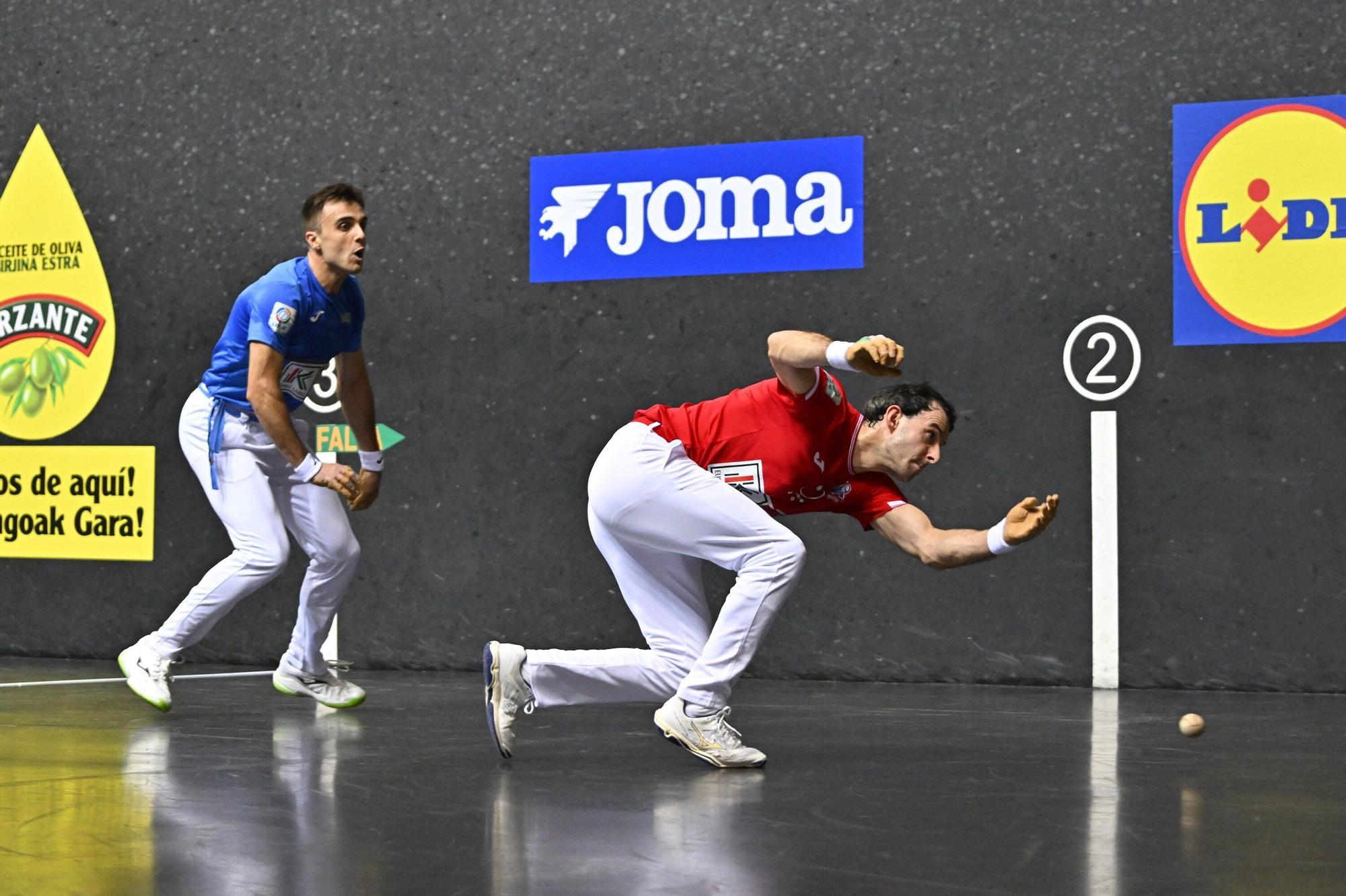 Jokin Altuna supera a Jon Ander Peña en la primera jornada de la liguilla de cuartos de final del Cuatro y Medio.