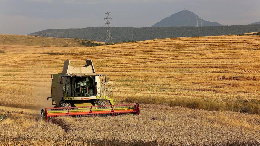 El Parlamento insta al Gobierno de Navarra a simplificar la burocracia que afecta al sector primario