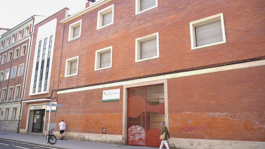 Las comunidades de Olarizu y Errota piden al Ayuntamiento reformas tras la fusión de sus colegios